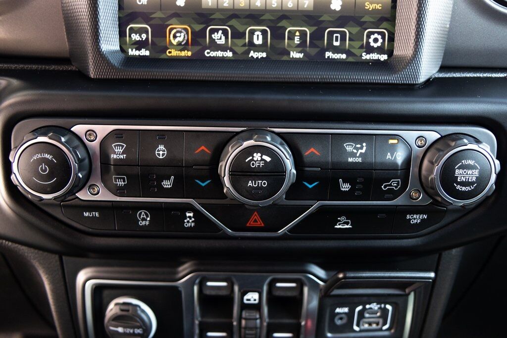 2021 Jeep Gladiator Willys Kenosha WI