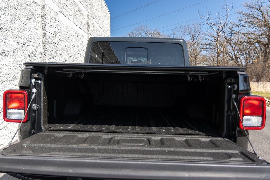 2021 Jeep Gladiator Willys Kenosha WI