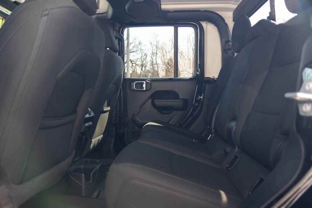 2021 Jeep Gladiator Willys Kenosha WI