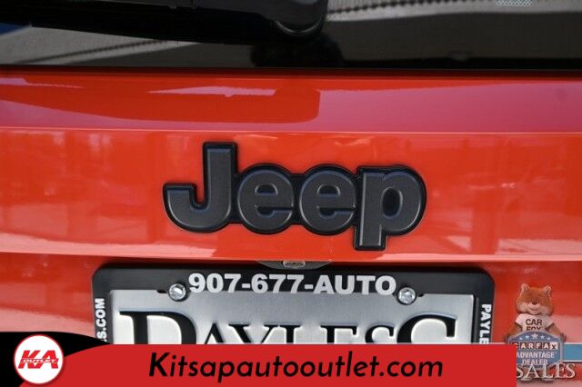 2021 Jeep Renegade Trailhawk / 4X4 / Power & Heated Leather Seats / Heated Steering Wheel / Navigation / Sunroof / Auto Start / Kenwood Speakers / Blind Spot Alert / Apple CarPlay & Android Auto / Back Up Camera / 1-Owner Banglore