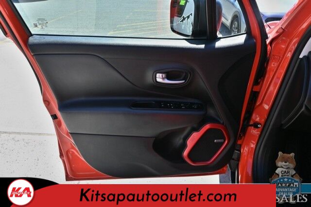 2021 Jeep Renegade Trailhawk / 4X4 / Power & Heated Leather Seats / Heated Steering Wheel / Navigation / Sunroof / Auto Start / Kenwood Speakers / Blind Spot Alert / Apple CarPlay & Android Auto / Back Up Camera / 1-Owner Banglore