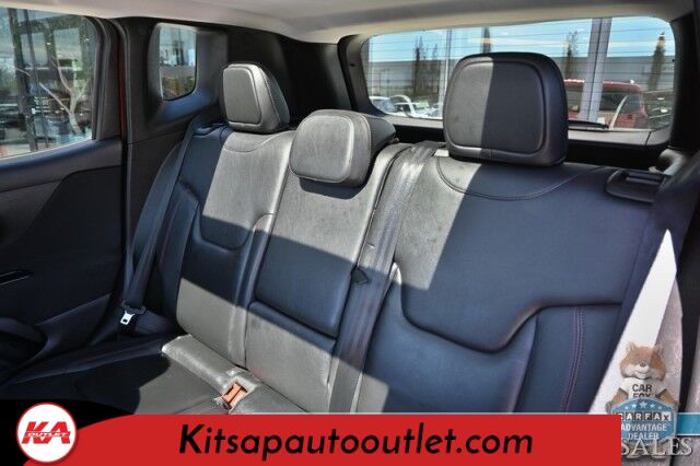 2021 Jeep Renegade Trailhawk / 4X4 / Power & Heated Leather Seats / Heated Steering Wheel / Navigation / Sunroof / Auto Start / Kenwood Speakers / Blind Spot Alert / Apple CarPlay & Android Auto / Back Up Camera / 1-Owner Banglore
