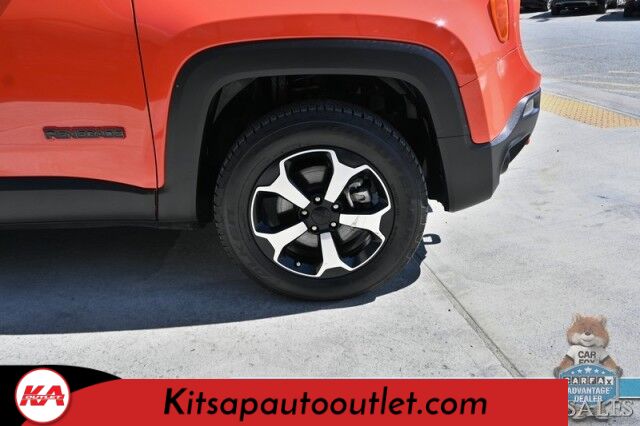 2021 Jeep Renegade Trailhawk / 4X4 / Power & Heated Leather Seats / Heated Steering Wheel / Navigation / Sunroof / Auto Start / Kenwood Speakers / Blind Spot Alert / Apple CarPlay & Android Auto / Back Up Camera / 1-Owner Banglore