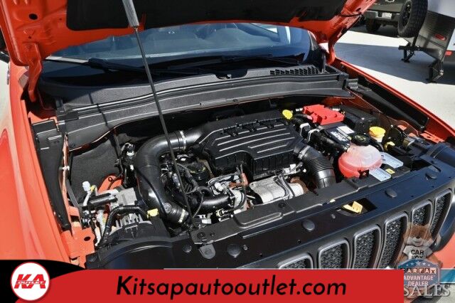 2021 Jeep Renegade Trailhawk / 4X4 / Power & Heated Leather Seats / Heated Steering Wheel / Navigation / Sunroof / Auto Start / Kenwood Speakers / Blind Spot Alert / Apple CarPlay & Android Auto / Back Up Camera / 1-Owner Banglore