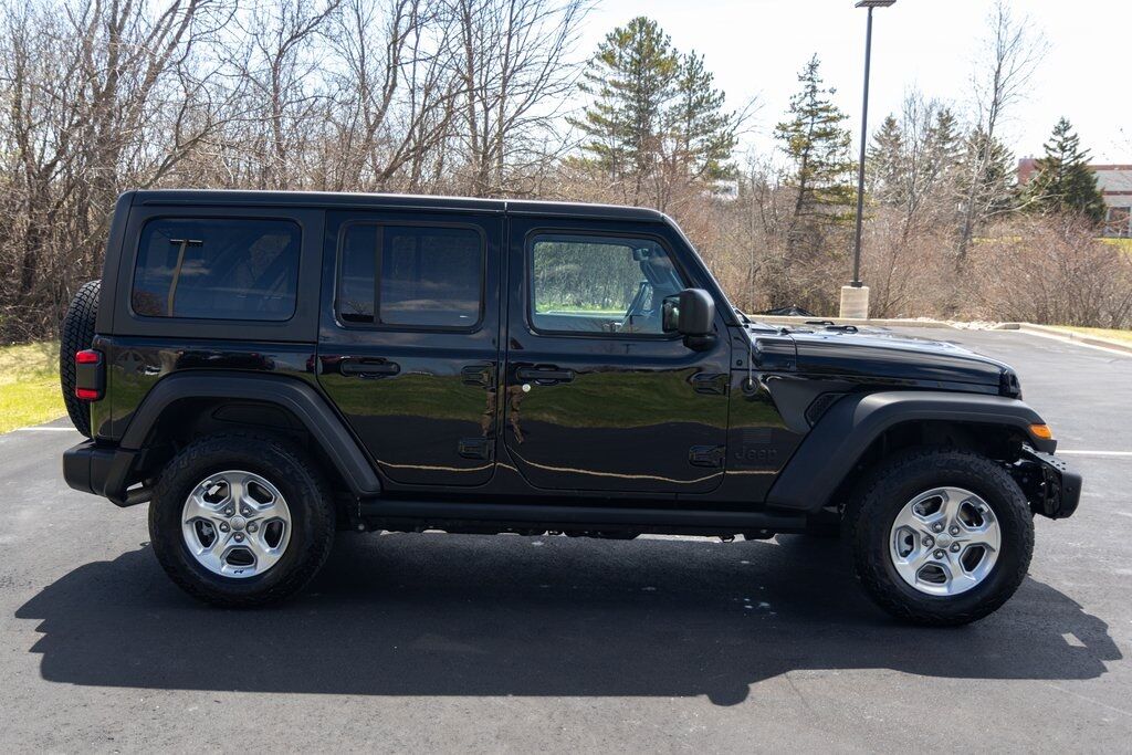 2021 Jeep Wrangler Unlimited Freedom Edition Racine WI