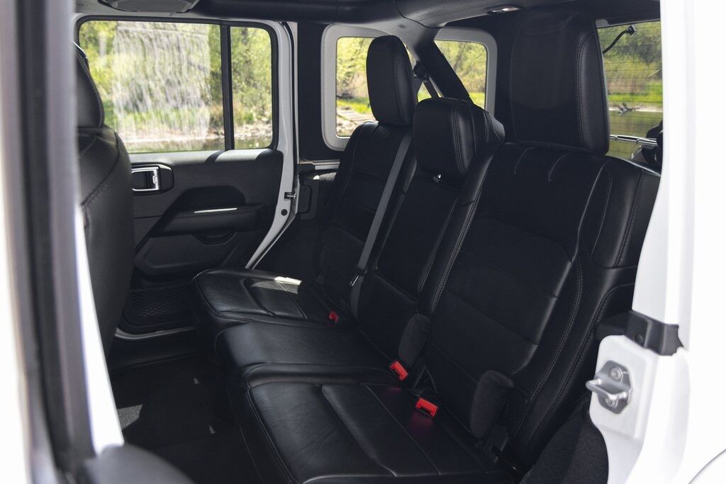 2021 Jeep Wrangler Unlimited Sahara Altitude Kenosha WI