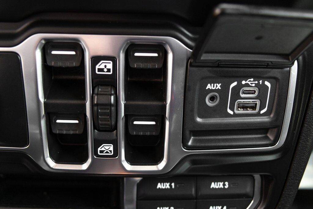 2021 Jeep Wrangler Unlimited Sahara Altitude Kenosha WI