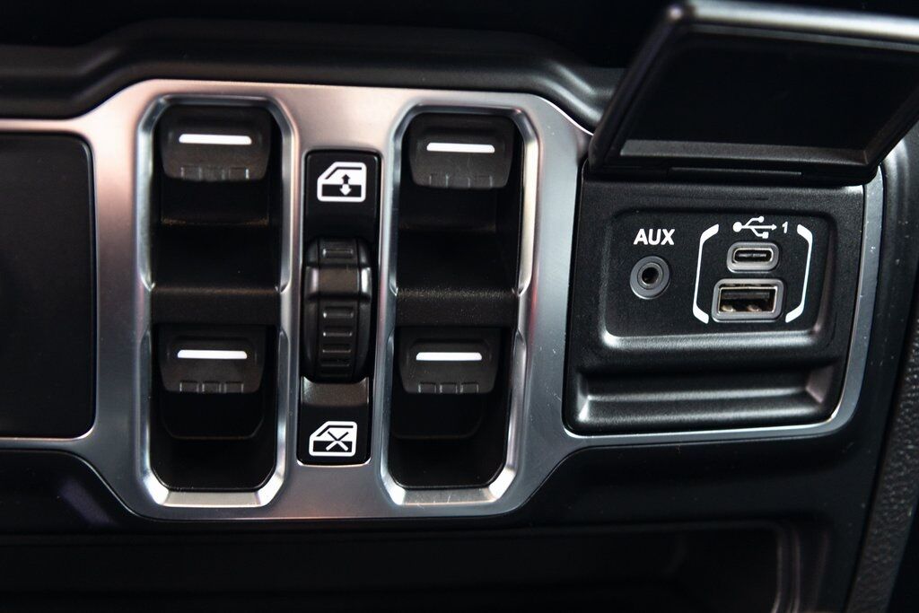2021 Jeep Wrangler Unlimited Sahara Altitude Racine WI