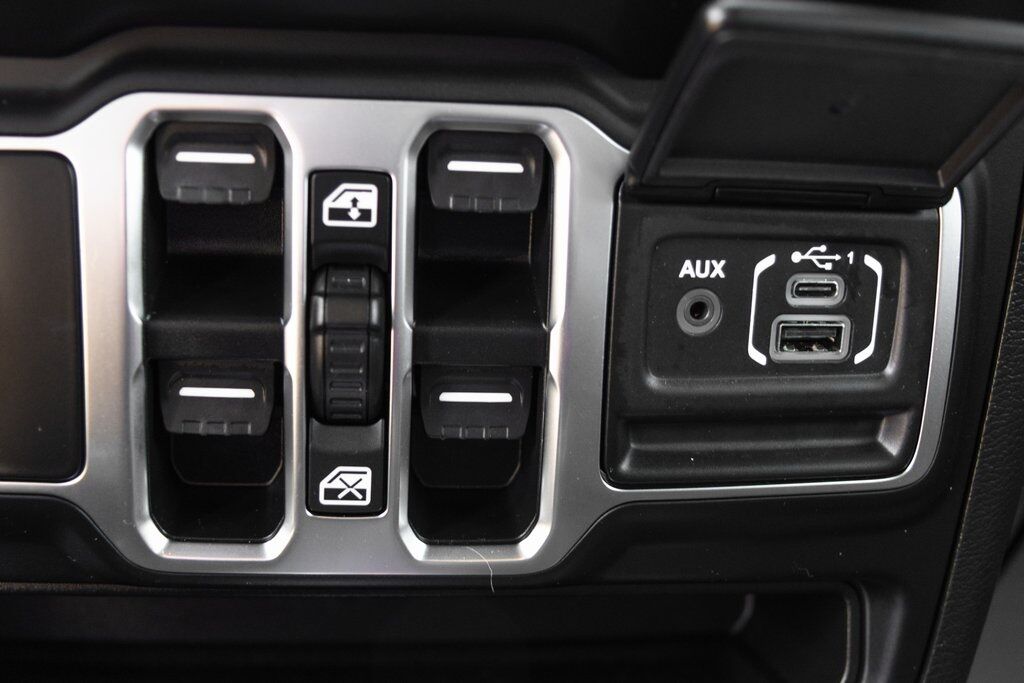 2021 Jeep Wrangler Unlimited Sahara Altitude Racine WI
