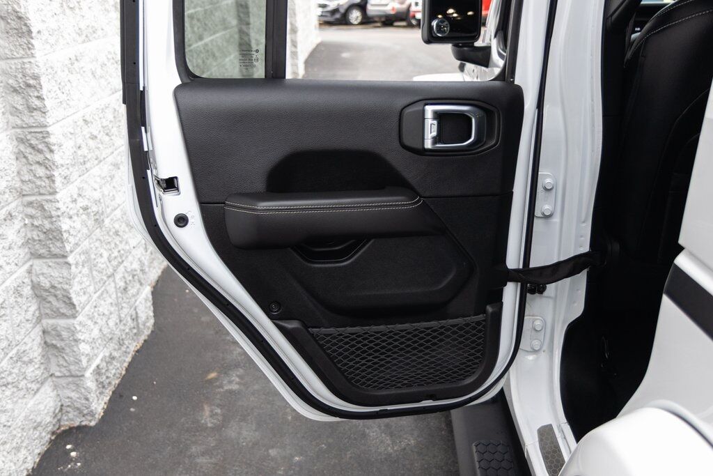 2021 Jeep Wrangler Unlimited Sahara Kenosha WI
