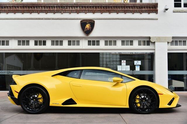 2021 Lamborghini Huracan EVO Base Base