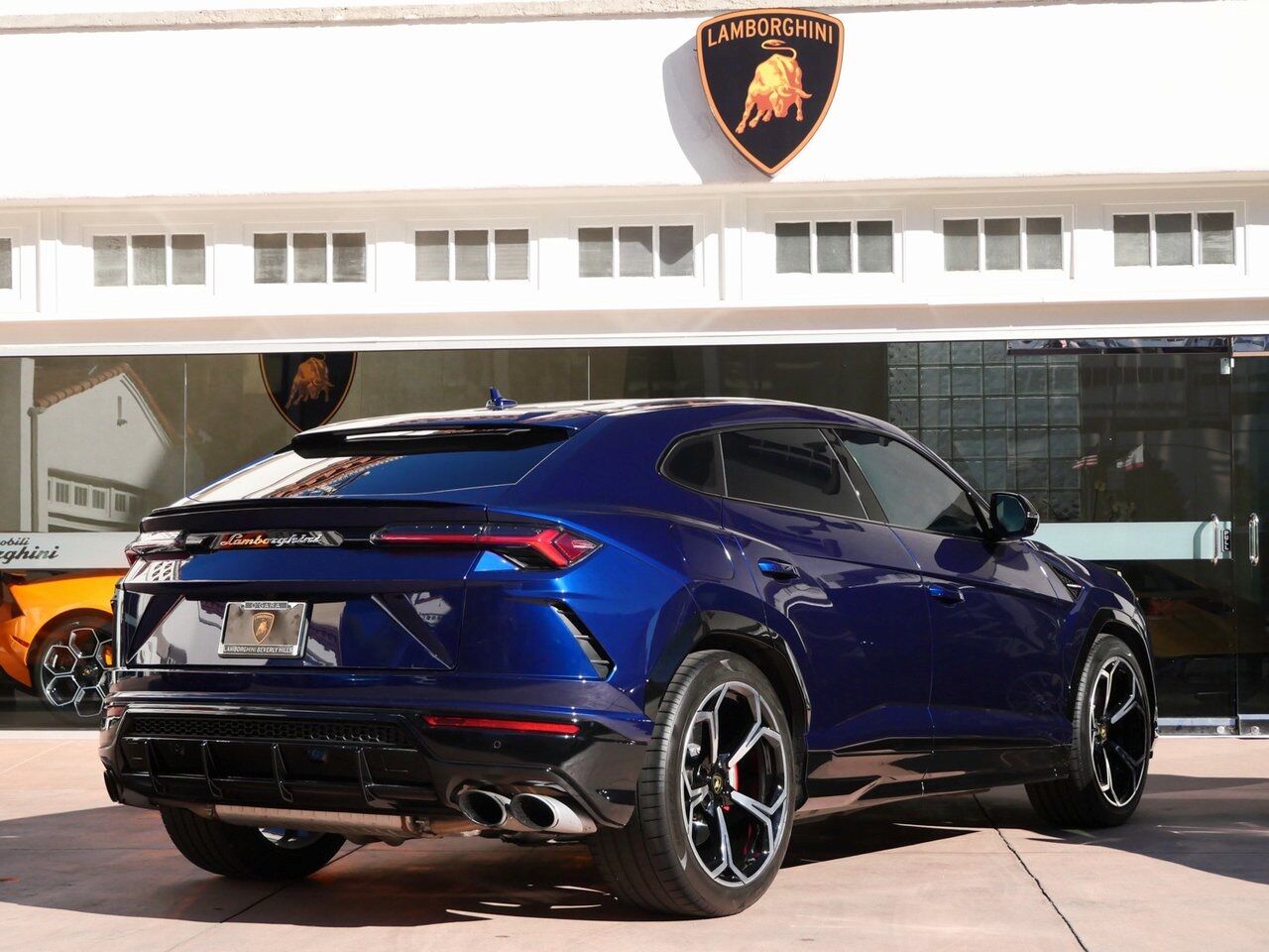 2021 Lamborghini Urus Base Base