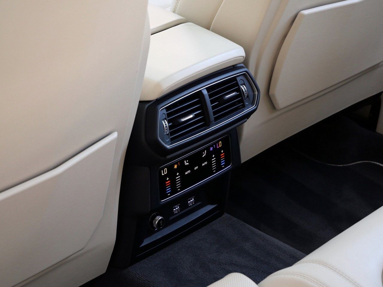 2021 Lamborghini Urus Base Base Lawrence KS