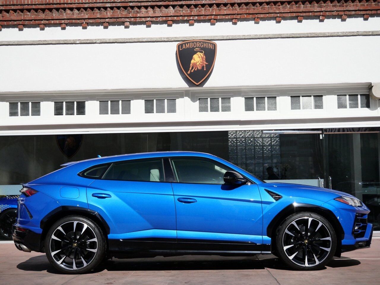 2021 Lamborghini Urus Base Base