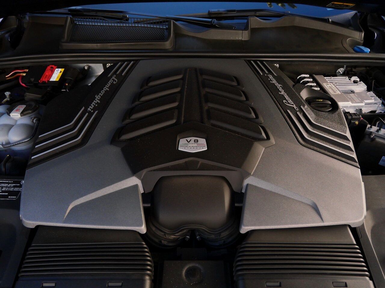 2021 Lamborghini Urus Base Base Lawrence KS