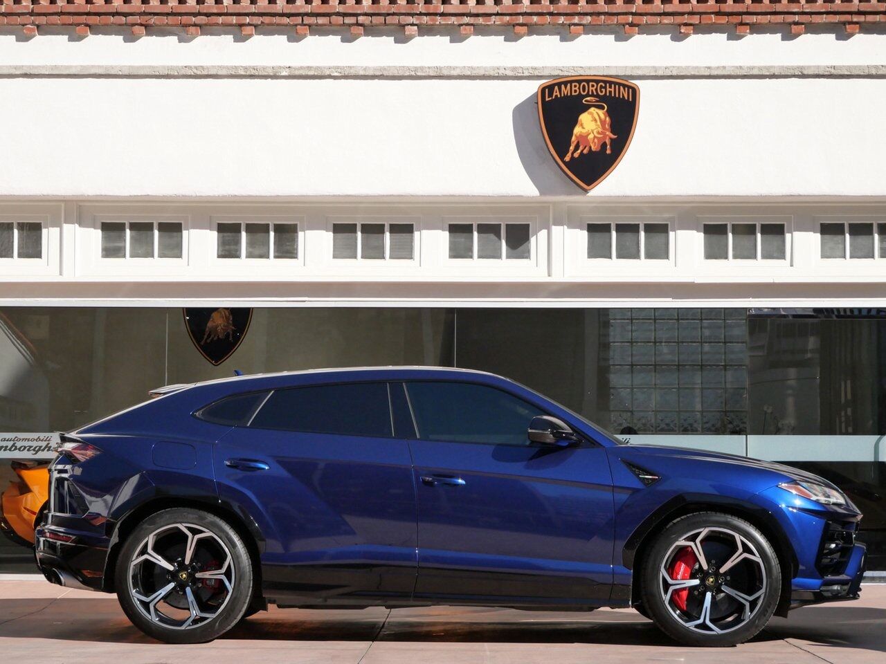 2021 Lamborghini Urus Base Base