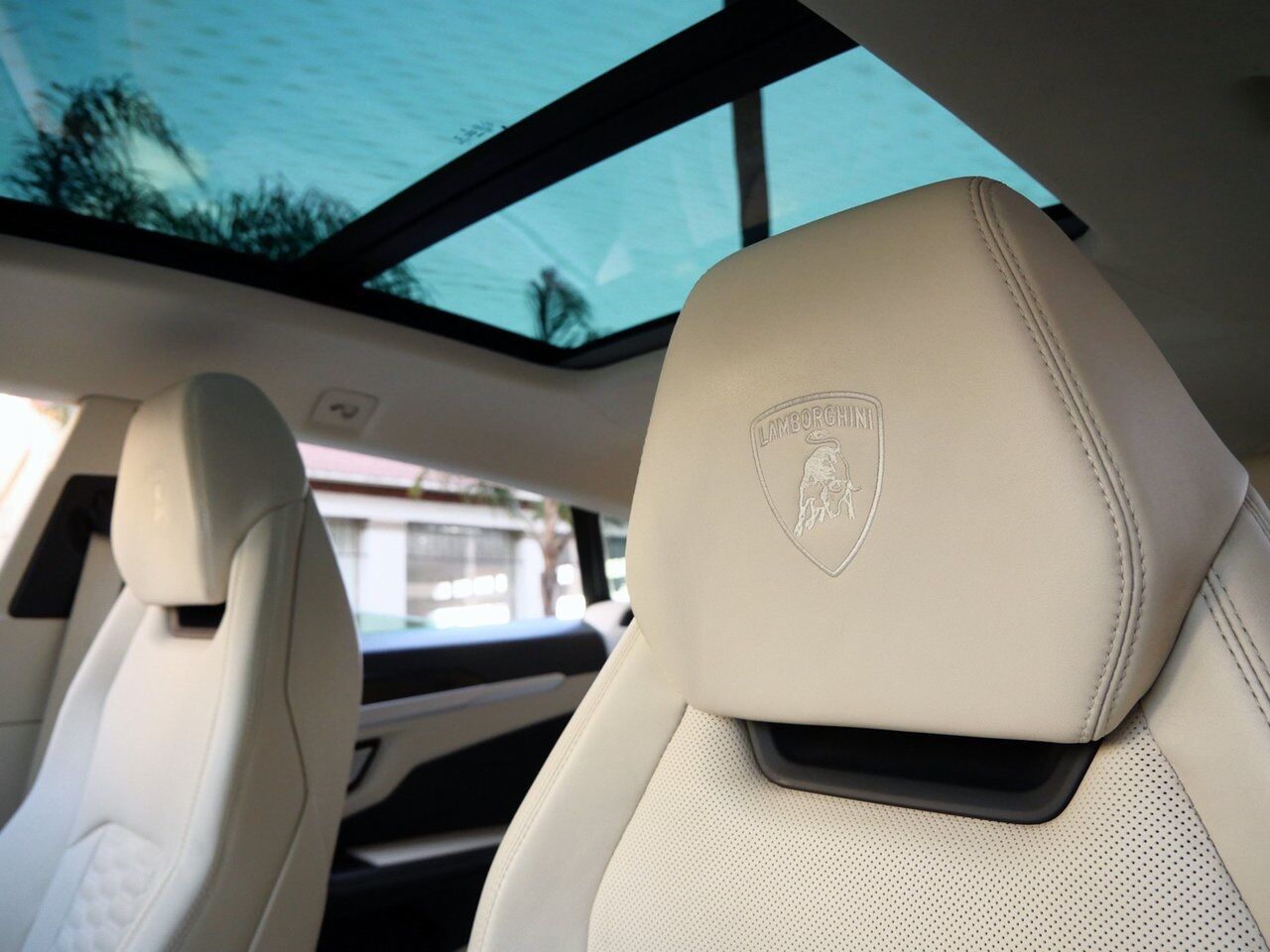 2021 Lamborghini Urus Base Base Lawrence KS