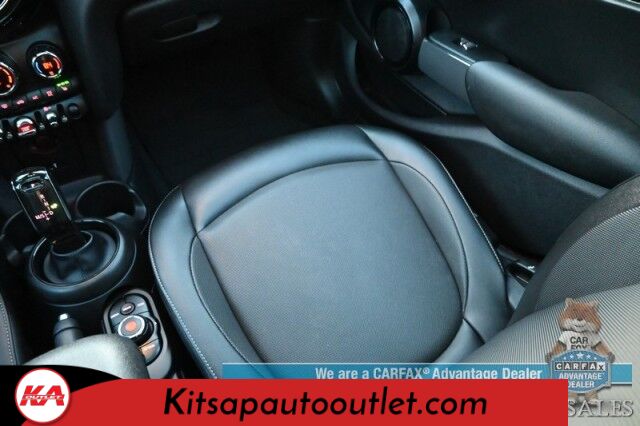 2021 MINI Cooper Oxford Edition / Heated Leather Seats / Power Locks, Windows & Mirrors / Dual Sunroofs / Keyless Entry & Start / Bluetooth / Back Up Camera / Aluminum Wheels / 37 MPG / Only 13K Miles Banglore