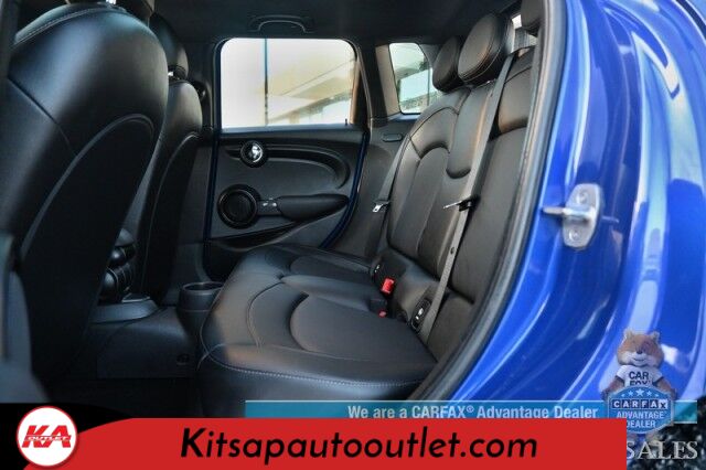 2021 MINI Cooper Oxford Edition / Heated Leather Seats / Power Locks, Windows & Mirrors / Dual Sunroofs / Keyless Entry & Start / Bluetooth / Back Up Camera / Aluminum Wheels / 37 MPG / Only 13K Miles Banglore