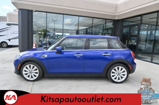 2021 MINI Cooper Oxford Edition / Heated Leather Seats / Power Locks, Windows & Mirrors / Dual Sunroofs / Keyless Entry & Start / Bluetooth / Back Up Camera / Aluminum Wheels / 37 MPG / Only 13K Miles Banglore
