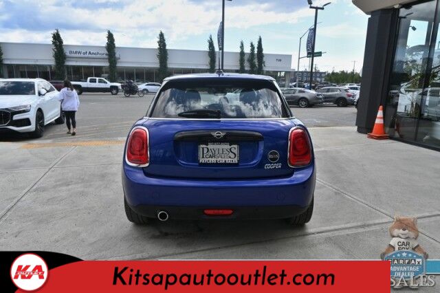 2021 MINI Cooper Oxford Edition / Heated Leather Seats / Power Locks, Windows & Mirrors / Dual Sunroofs / Keyless Entry & Start / Bluetooth / Back Up Camera / Aluminum Wheels / 37 MPG / Only 13K Miles Banglore
