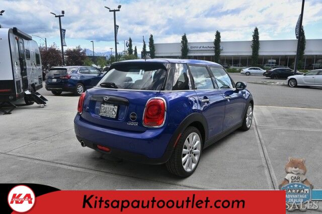 2021 MINI Cooper Oxford Edition / Heated Leather Seats / Power Locks, Windows & Mirrors / Dual Sunroofs / Keyless Entry & Start / Bluetooth / Back Up Camera / Aluminum Wheels / 37 MPG / Only 13K Miles Banglore
