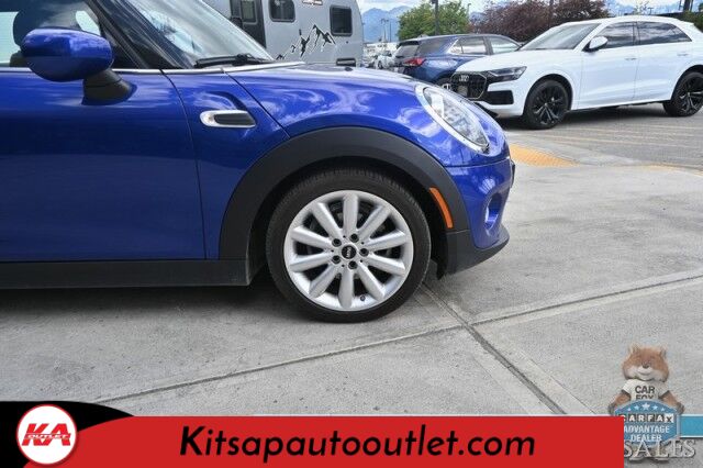 2021 MINI Cooper Oxford Edition / Heated Leather Seats / Power Locks, Windows & Mirrors / Dual Sunroofs / Keyless Entry & Start / Bluetooth / Back Up Camera / Aluminum Wheels / 37 MPG / Only 13K Miles Banglore