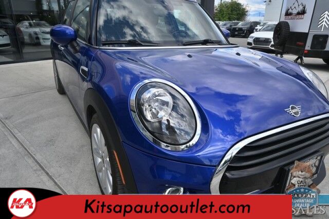 2021 MINI Cooper Oxford Edition / Heated Leather Seats / Power Locks, Windows & Mirrors / Dual Sunroofs / Keyless Entry & Start / Bluetooth / Back Up Camera / Aluminum Wheels / 37 MPG / Only 13K Miles Banglore