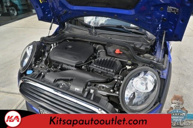 2021 MINI Cooper Oxford Edition / Heated Leather Seats / Power Locks, Windows & Mirrors / Dual Sunroofs / Keyless Entry & Start / Bluetooth / Back Up Camera / Aluminum Wheels / 37 MPG / Only 13K Miles Banglore