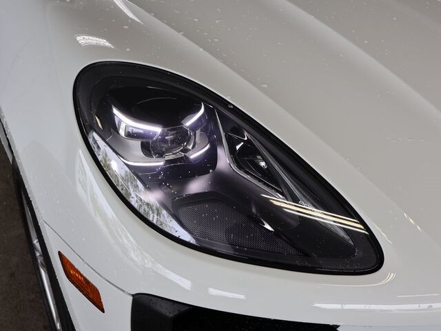 2021 Porsche Macan  Merriam KS