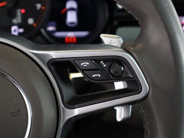 2021 Porsche Macan  Merriam KS