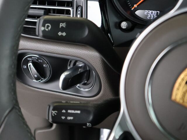 2021 Porsche Macan  Merriam KS