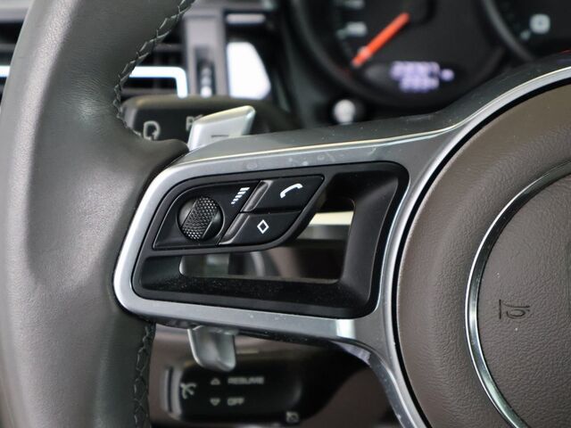2021 Porsche Macan  Merriam KS