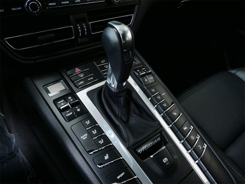 2021 Porsche Macan Oak Ridge TN