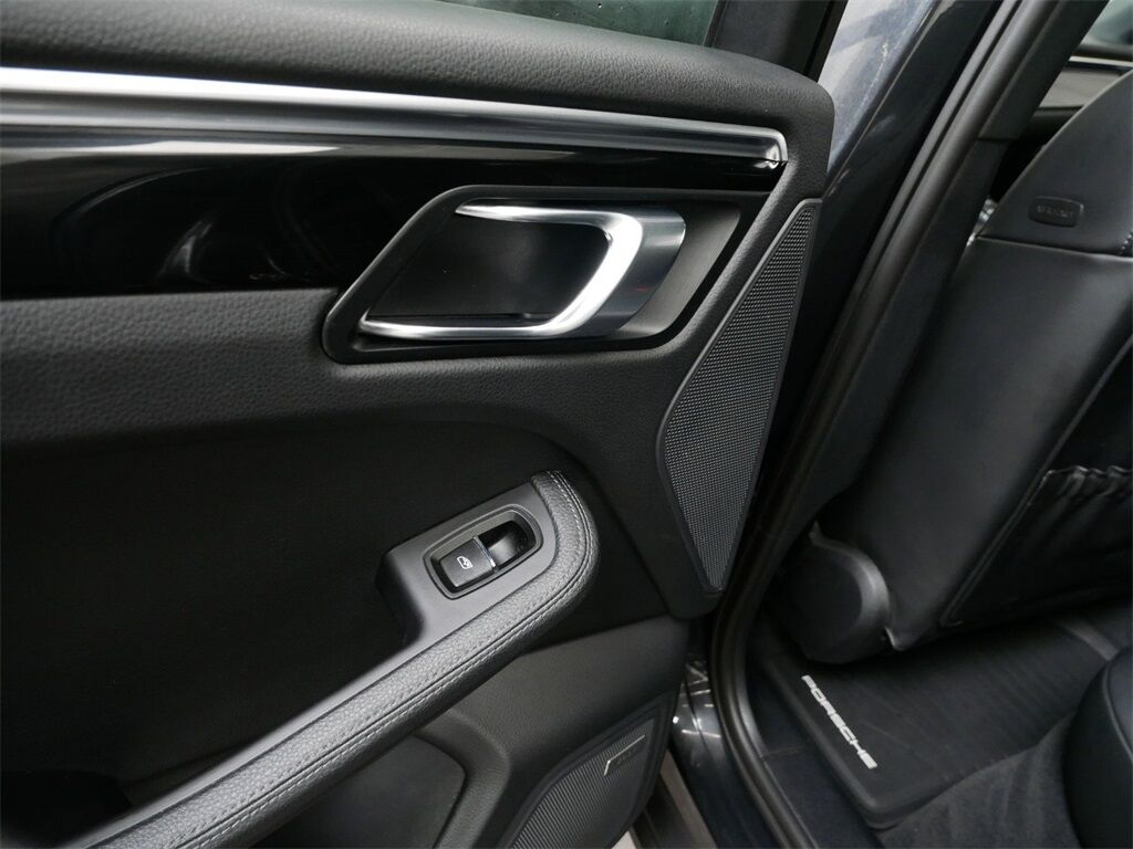 2021 Porsche Macan Oak Ridge TN