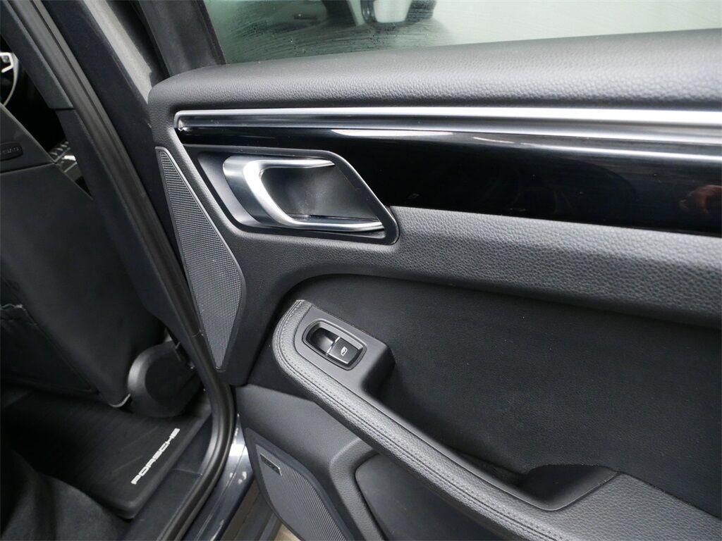 2021 Porsche Macan Oak Ridge TN