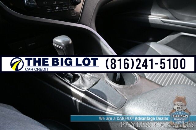 2021 Toyota Camry SE / Power Driver&apos;s Seat / Leather Trimmed Seats / Adaptive Cruise Control / Lane Departure & Forward Collision Alert / Apple CarPlay & Android Auto / USB Input / Back Up Camera / Alloy Wheels / 39 MPG Banglore