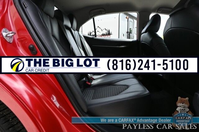 2021 Toyota Camry SE / Power Driver&apos;s Seat / Leather Trimmed Seats / Adaptive Cruise Control / Lane Departure & Forward Collision Alert / Apple CarPlay & Android Auto / USB Input / Back Up Camera / Alloy Wheels / 39 MPG Banglore
