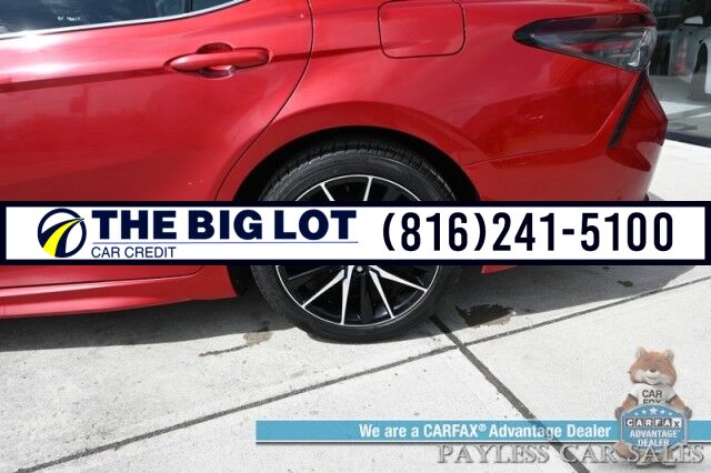 2021 Toyota Camry SE / Power Driver&apos;s Seat / Leather Trimmed Seats / Adaptive Cruise Control / Lane Departure & Forward Collision Alert / Apple CarPlay & Android Auto / USB Input / Back Up Camera / Alloy Wheels / 39 MPG Banglore
