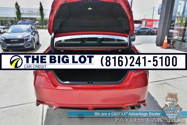 2021 Toyota Camry SE / Power Driver&apos;s Seat / Leather Trimmed Seats / Adaptive Cruise Control / Lane Departure & Forward Collision Alert / Apple CarPlay & Android Auto / USB Input / Back Up Camera / Alloy Wheels / 39 MPG Banglore