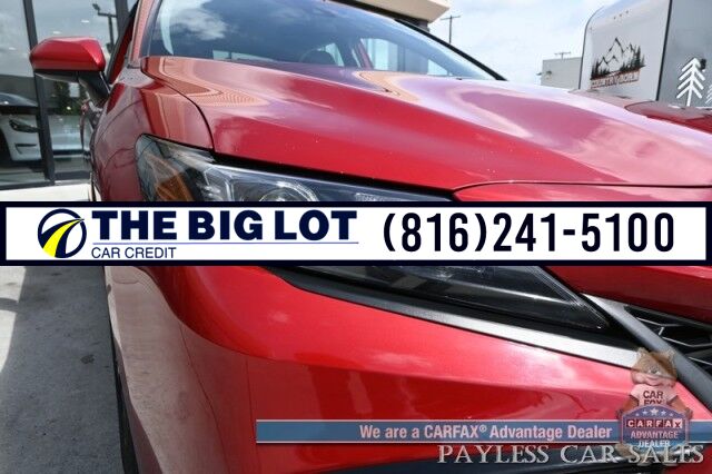 2021 Toyota Camry SE / Power Driver&apos;s Seat / Leather Trimmed Seats / Adaptive Cruise Control / Lane Departure & Forward Collision Alert / Apple CarPlay & Android Auto / USB Input / Back Up Camera / Alloy Wheels / 39 MPG Banglore