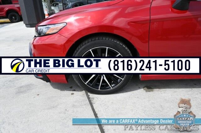 2021 Toyota Camry SE / Power Driver&apos;s Seat / Leather Trimmed Seats / Adaptive Cruise Control / Lane Departure & Forward Collision Alert / Apple CarPlay & Android Auto / USB Input / Back Up Camera / Alloy Wheels / 39 MPG Banglore