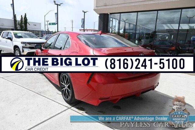 2021 Toyota Camry SE / Power Driver&apos;s Seat / Leather Trimmed Seats / Adaptive Cruise Control / Lane Departure & Forward Collision Alert / Apple CarPlay & Android Auto / USB Input / Back Up Camera / Alloy Wheels / 39 MPG Banglore