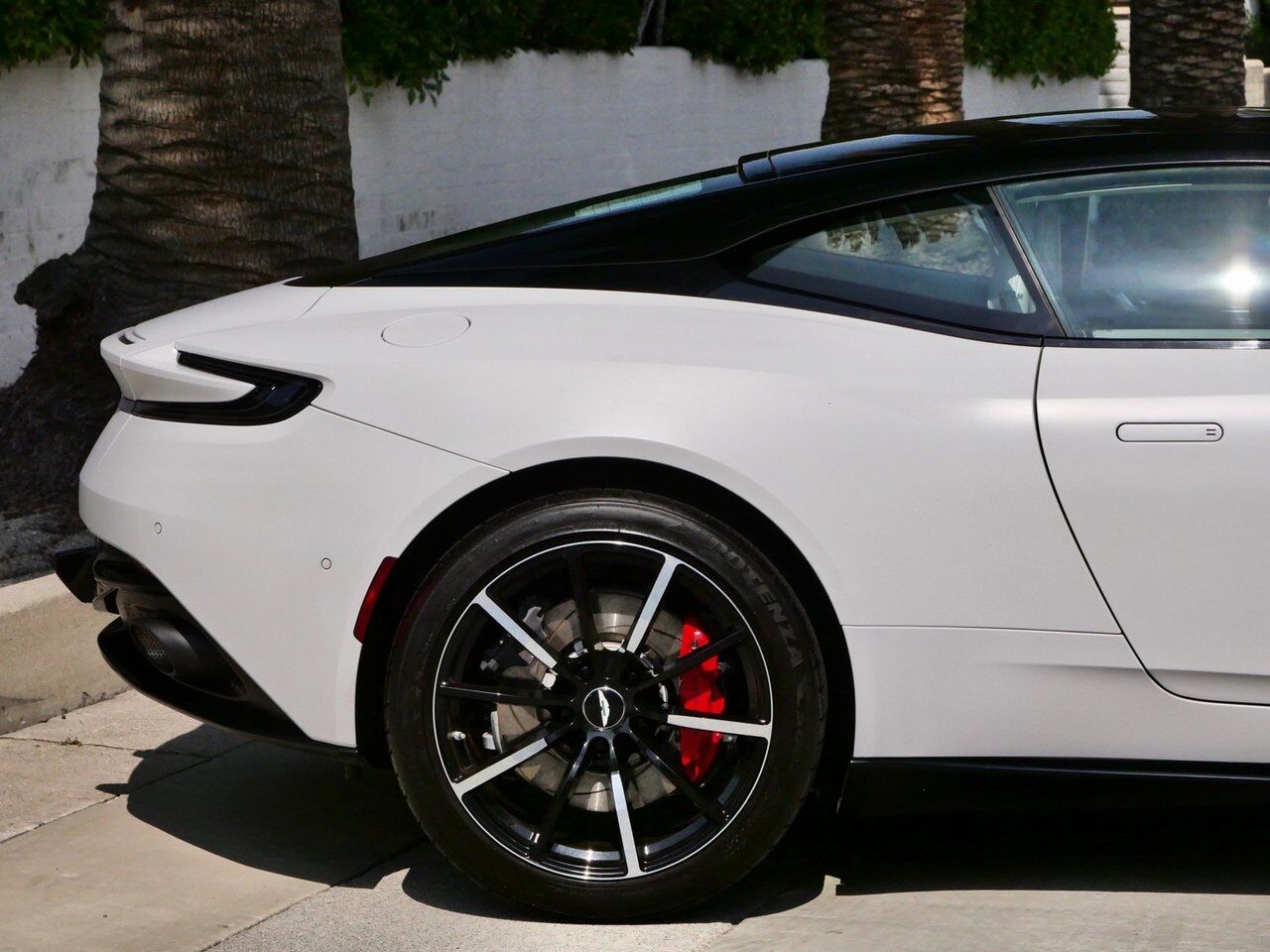 2022 Aston Martin DB11 Lawrence KS