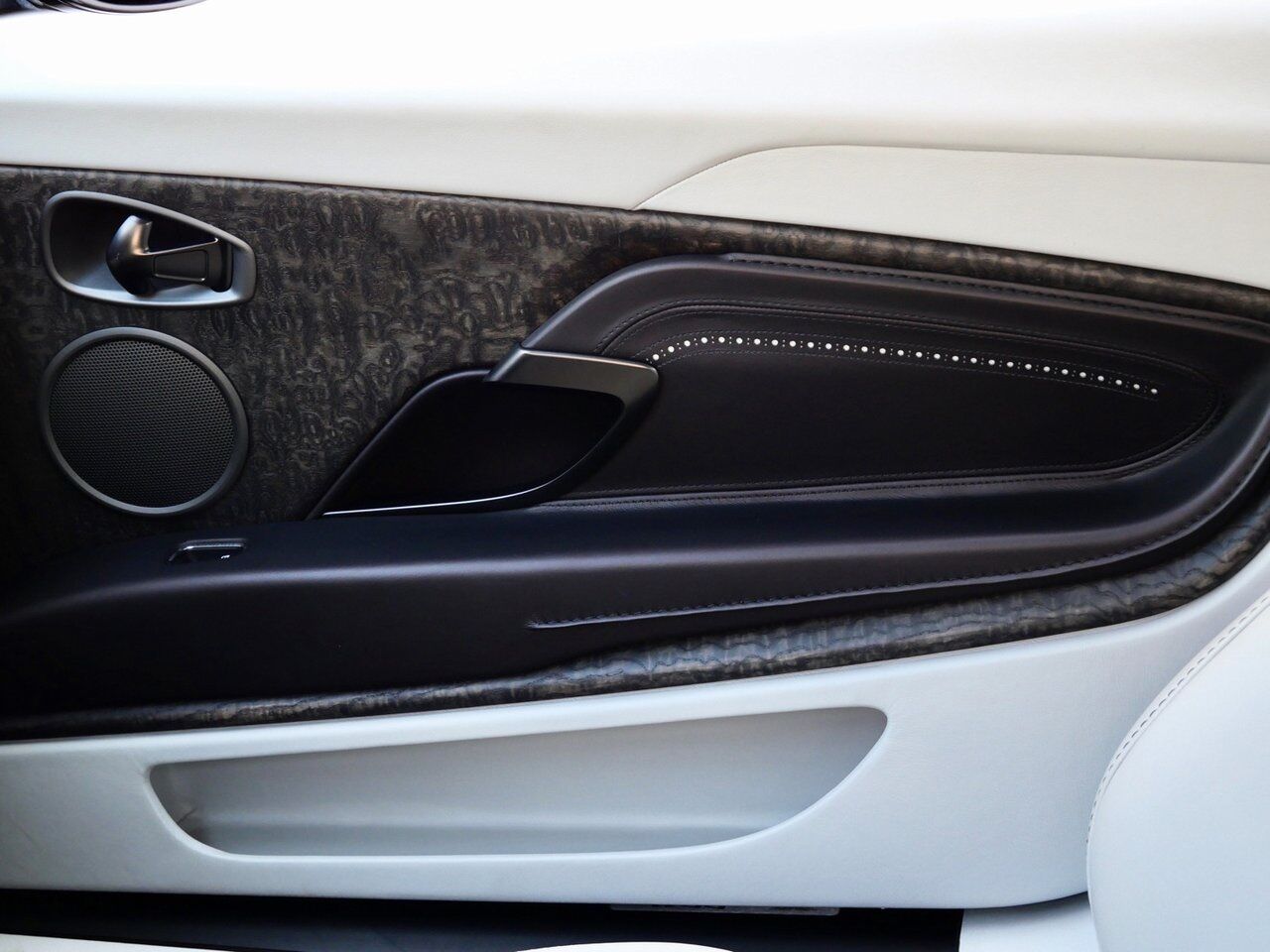 2022 Aston Martin DB11 Lawrence KS