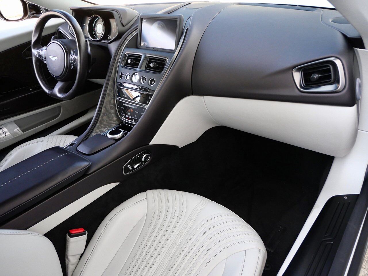 2022 Aston Martin DB11 Lawrence KS