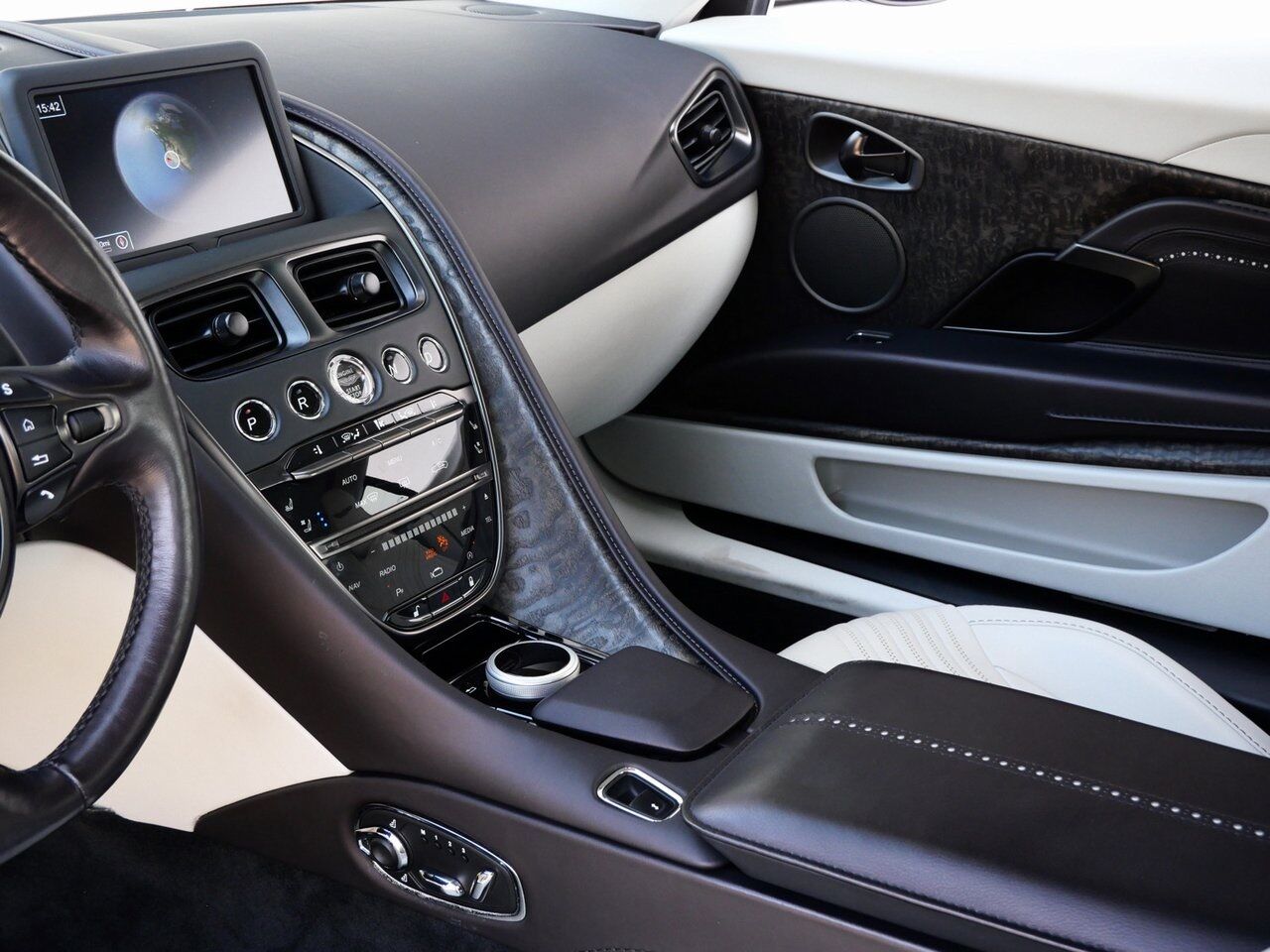 2022 Aston Martin DB11 Lawrence KS