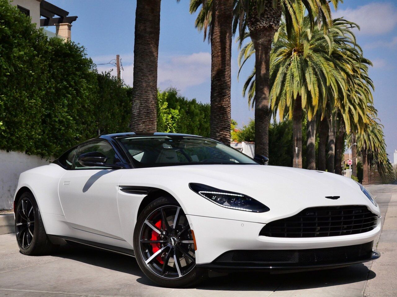 2022 Aston Martin DB11