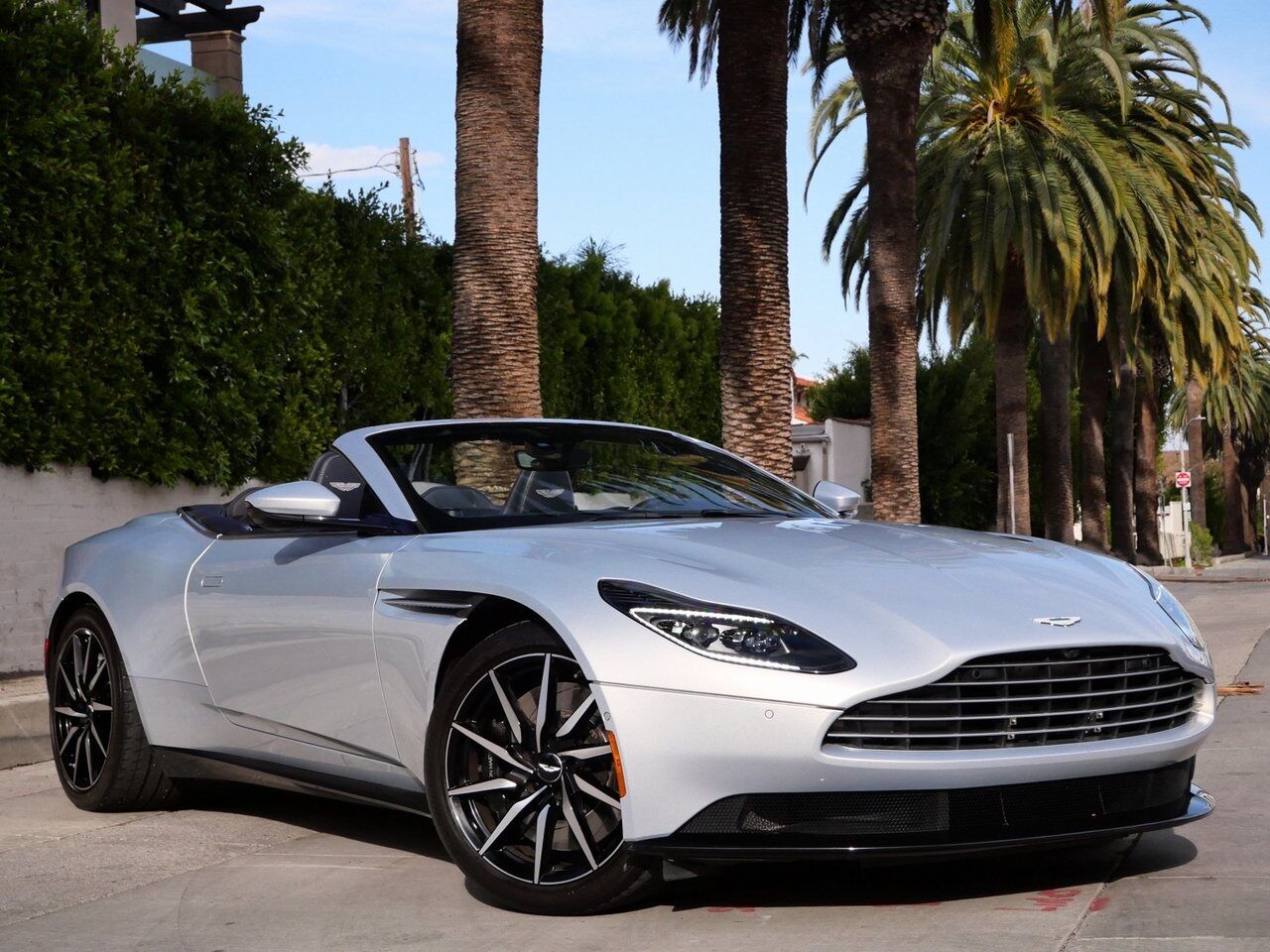 2022 Aston Martin DB11 Volante Volante