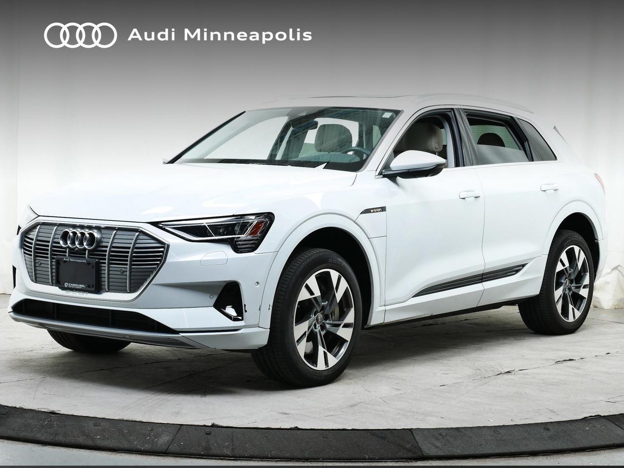 2022 Audi e-tron Premium Plus